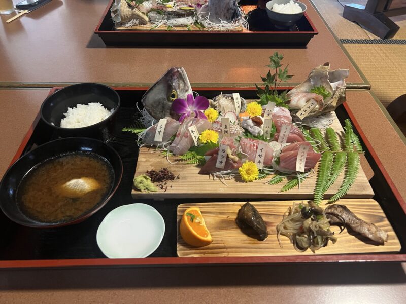 ほんじつのさかな お刺身定食特上